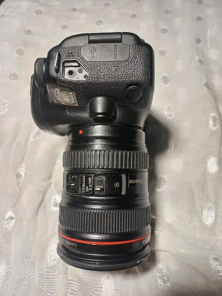 Canon 6d Mark ii with canon 24 105 4.0 mm lens 3