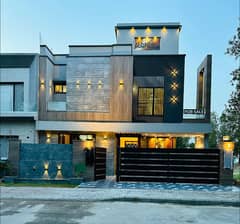 11 MARLA BRAND NEW DOUBLE LOBBY HOUSE FOR SALE IN BAHRIA TOWN LAHORE