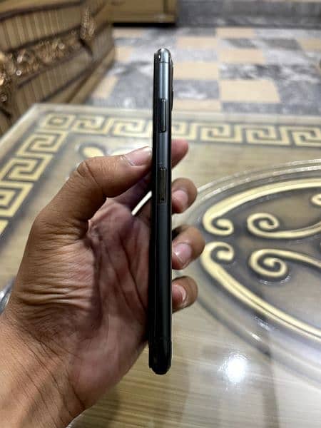 iPhone 11 Pro Max Non PTA 64 GB 1