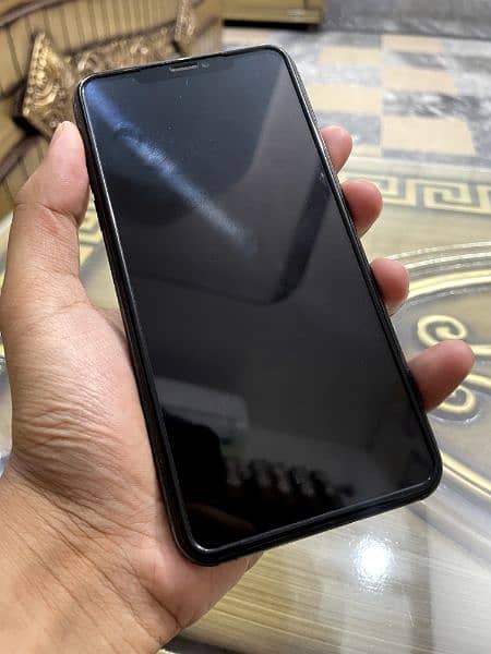 iPhone 11 Pro Max Non PTA 64 GB 5