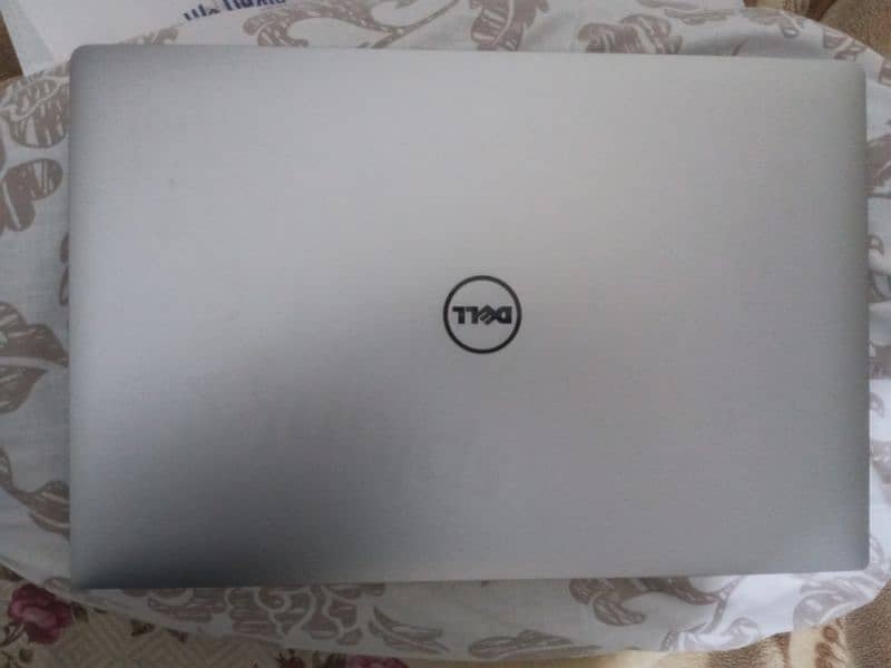 Dell Precision 5510 Laptop 4