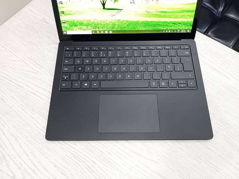 Microsoft laptop 3 core i7 10th gen quadcore 13.5 inch 2k touchscreen 2