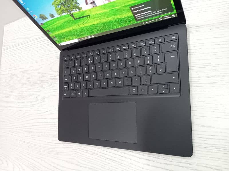 Microsoft laptop 3 core i7 10th gen quadcore 13.5 inch 2k touchscreen 4