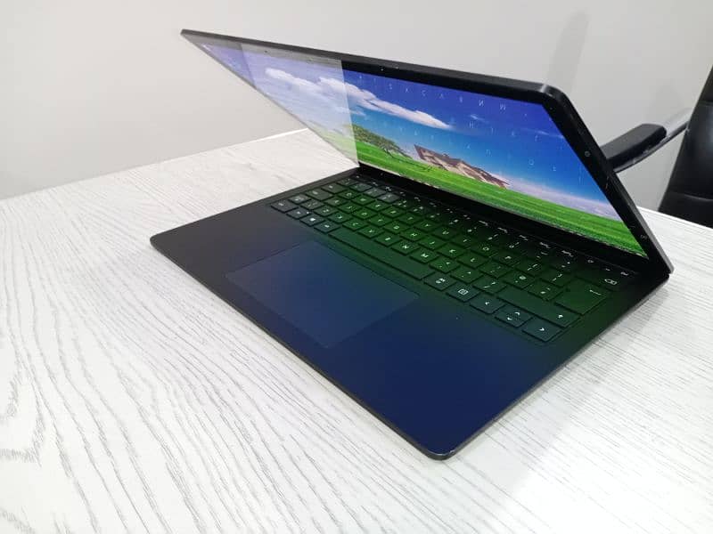 Microsoft laptop 3 core i7 10th gen quadcore 13.5 inch 2k touchscreen 9