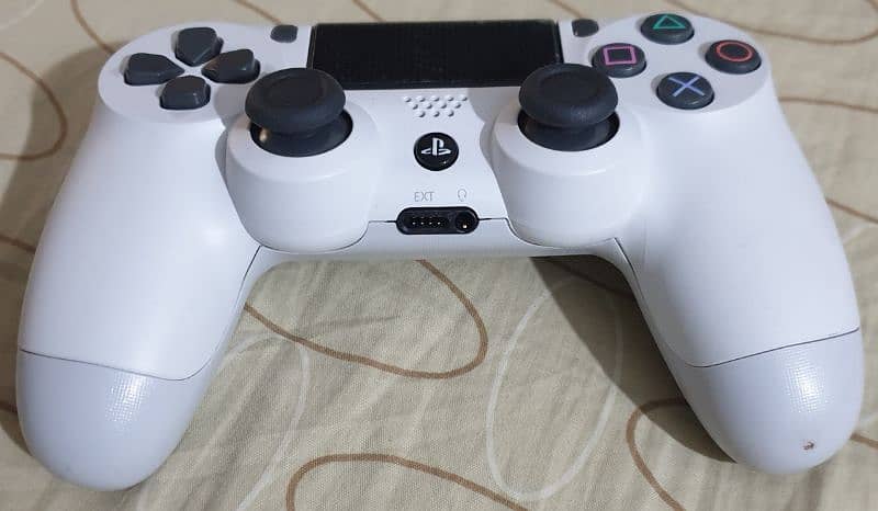 PS4 Controller is available for Sale on Reasonable Price 1