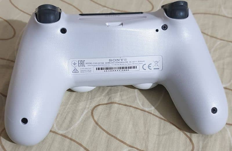 PS4 Controller is available for Sale on Reasonable Price 2