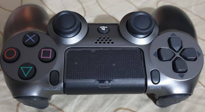 PS4 Controllers (04 qty. ) are available 4 Sale on Reasonable Price 3