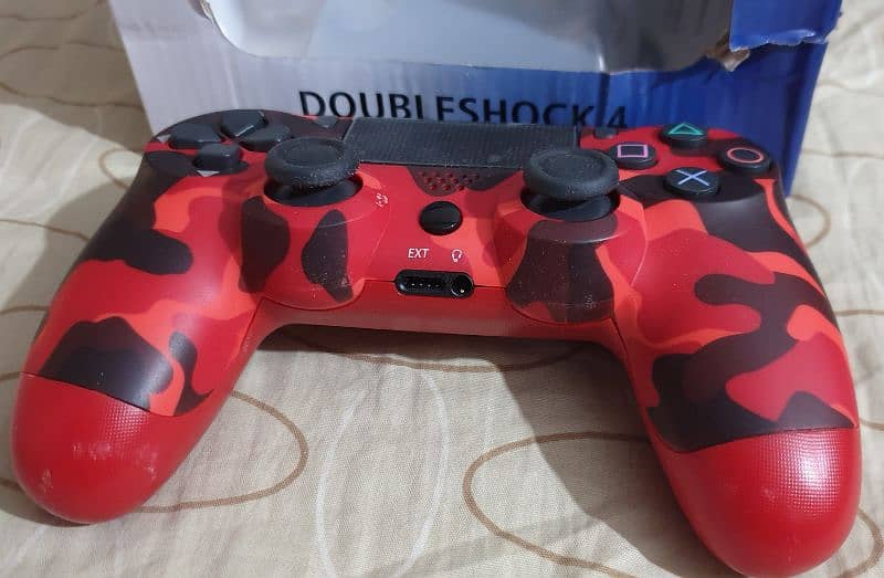PS4 Controllers (04 qty. ) are available 4 Sale on Reasonable Price 9