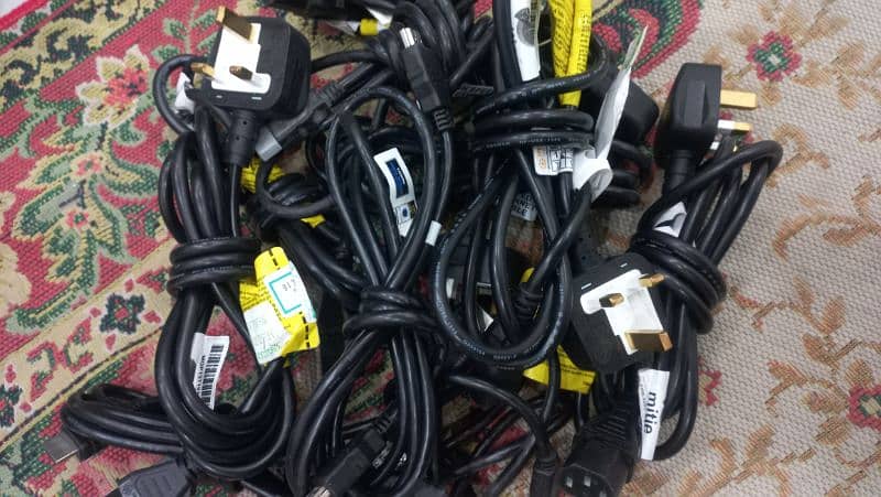 Branded Power cable with fuse and HDMI Cables 3