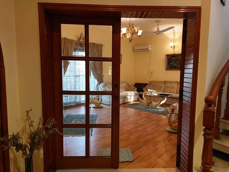 10 Marla Owner Build Used House For Sale In Johar Town 12