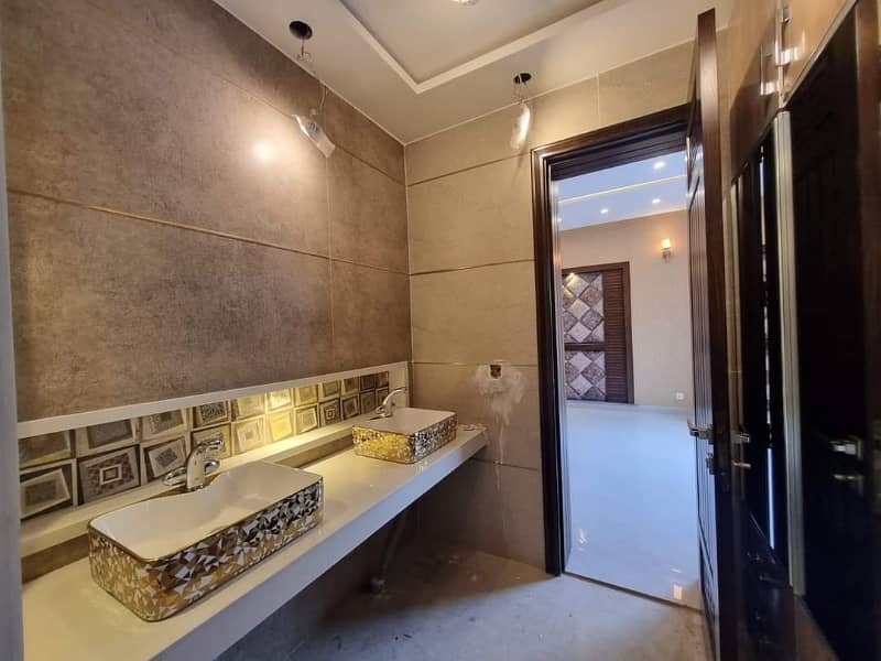 12 Marla 65 Feet Road Ultra Modern Luxury Bungalow For Sale In Johar Town Phase 2 18