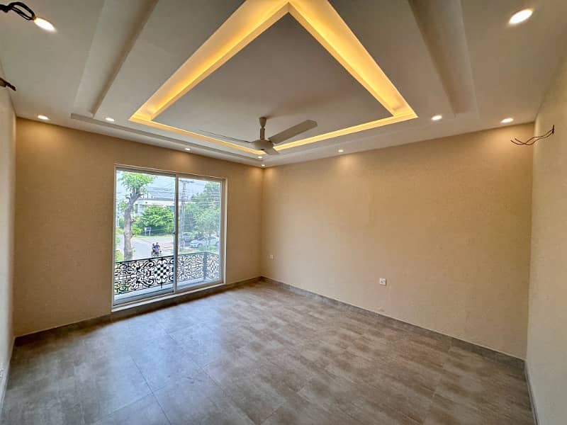 10 Marla Brand New House Is Available For Rent In PHASE 4 DHA, Lahore. 14