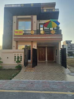 5 Marla Spanish House For Sale In 
Dream Gardens
 Lahore