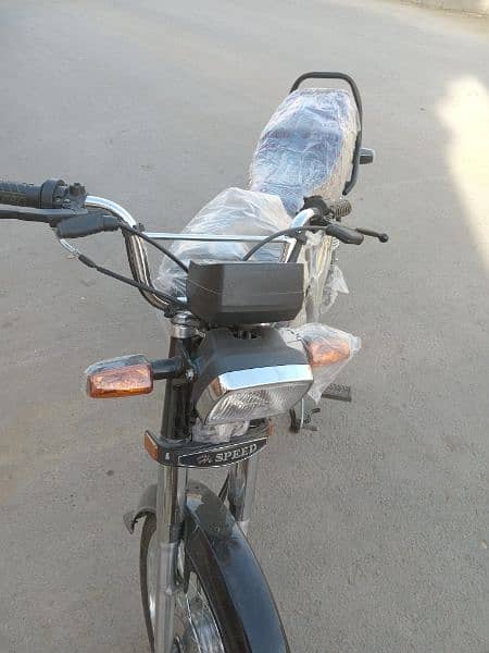 Hi speed 70cc model 2024 without number plates black colour 1