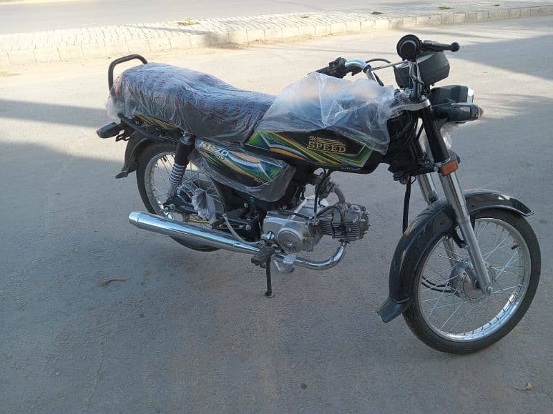 Hi speed 70cc model 2024 without number plates black colour 10