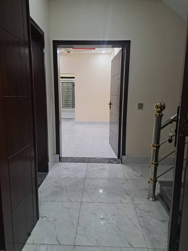 10 Marla Slightly Used House For Sale In 
Dream Gardens
 Lahore 3