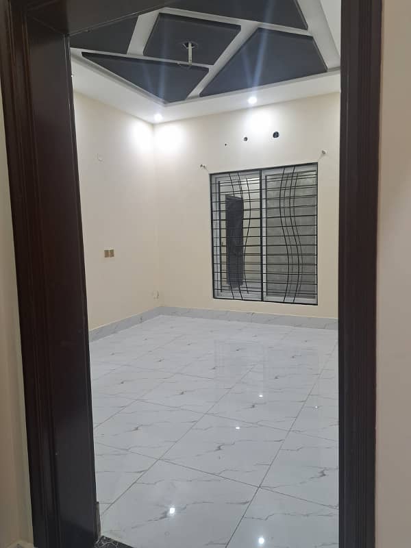 10 Marla Slightly Used House For Sale In 
Dream Gardens
 Lahore 8