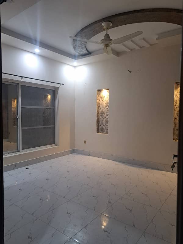 10 Marla Slightly Used House For Sale In 
Dream Gardens
 Lahore 14