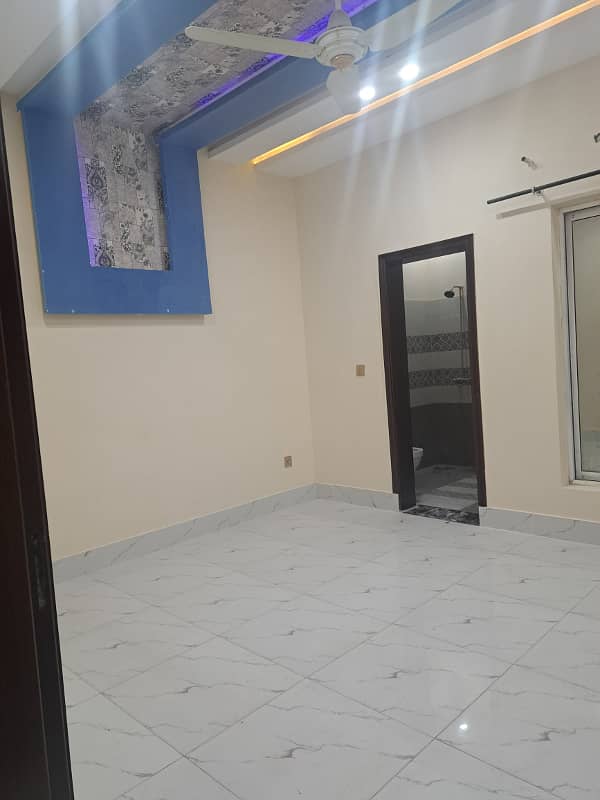 10 Marla Slightly Used House For Sale In 
Dream Gardens
 Lahore 18