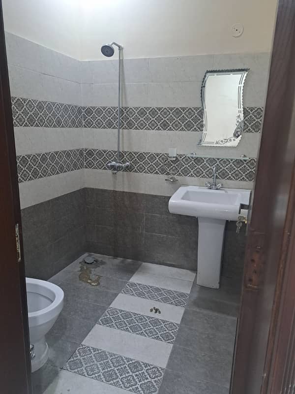 10 Marla Slightly Used House For Sale In 
Dream Gardens
 Lahore 19
