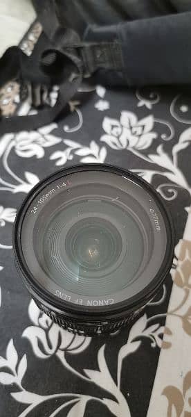 24-105 F4l is USM  CANON MOUNT 2