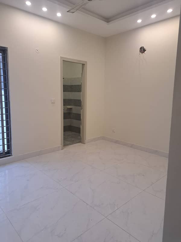 Lower Portion Of 5 Marla In 
Dream Gardens
 Phase 1 For Rent 2