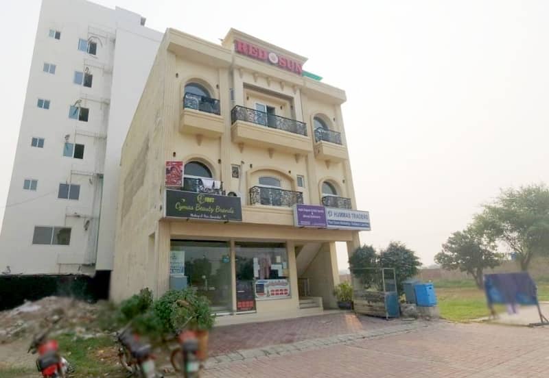 Prime Location 232 Square Feet Shop In 
Dream Gardens
 For Sale At Good Location 3