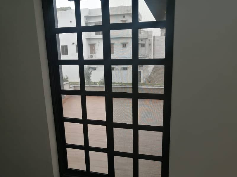 8 Marla House For Sale In Phase 1 
Dream Gardens
 Lahore 9