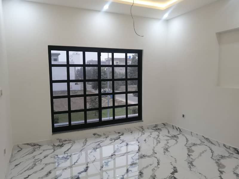 8 Marla House For Sale In Phase 1 
Dream Gardens
 Lahore 38