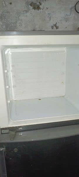 Electrolux refrigerator internal lickage 3