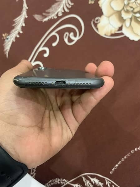 IPHONE 11 JV 64GB 97 BATTERY HEALTH ALL OK 10/10 CONDITION 3