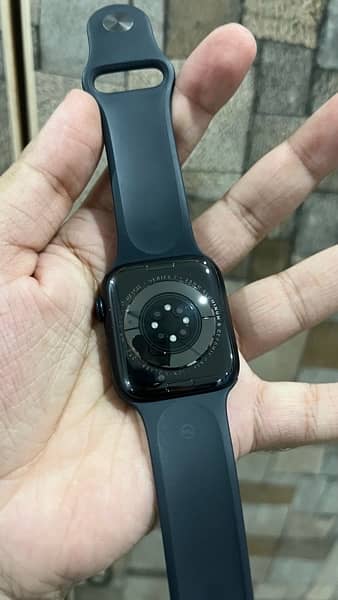 Apple Watch Series 7 98% Battery health 3