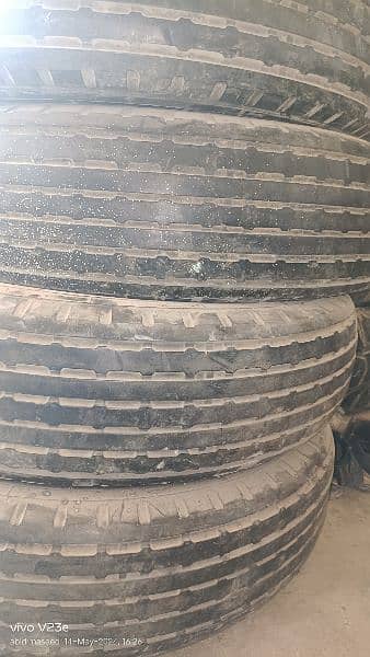 9 00 17 tyre good condition for jeep & 4x4 vehicle 4