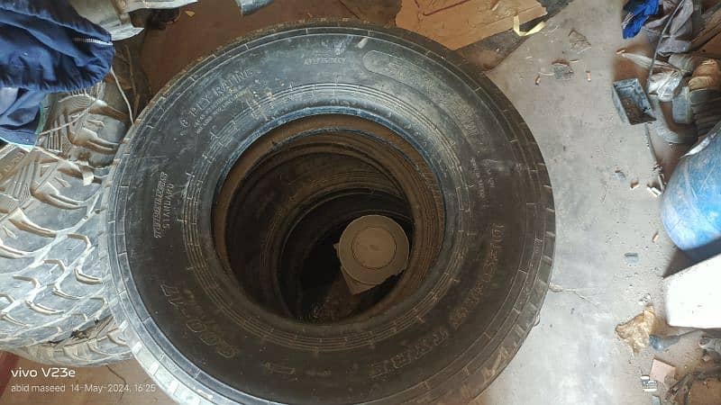 9 00 17 tyre good condition for jeep & 4x4 vehicle 7