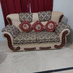 sofa set contains one 3 seater one 2 seater Two 1 seater