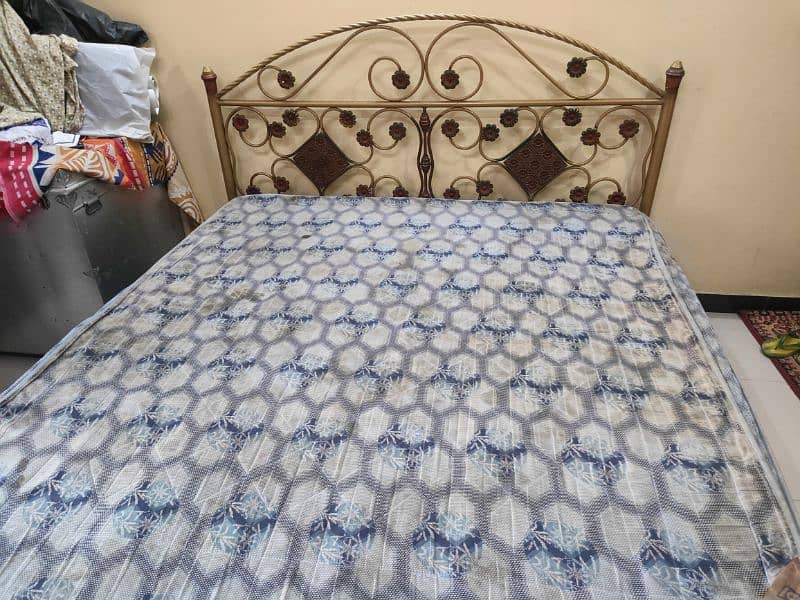 king size bed (in very good condition) 3
