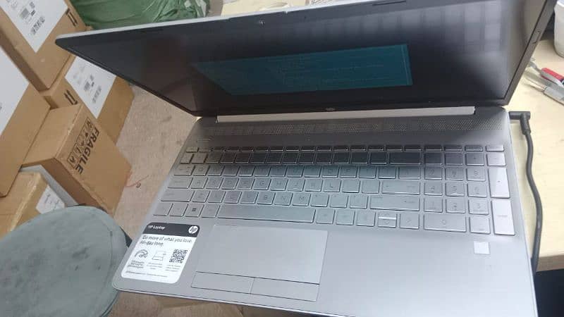 hp i7/10/8Gb ram 512 ssd  battery exlient 2