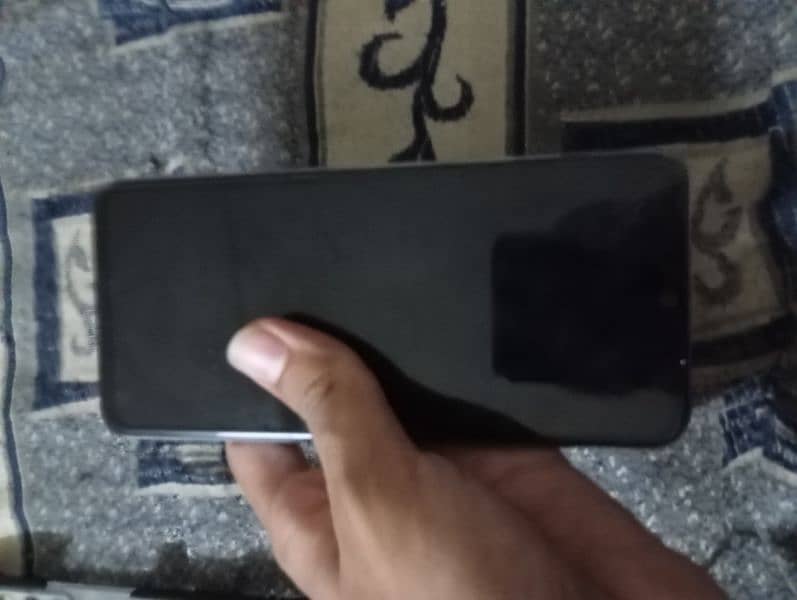Vivo Y20 4/64 A1 condition and box charger available 7