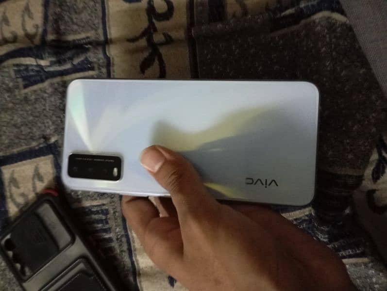 Vivo Y20 4/64 A1 condition and box charger available 10