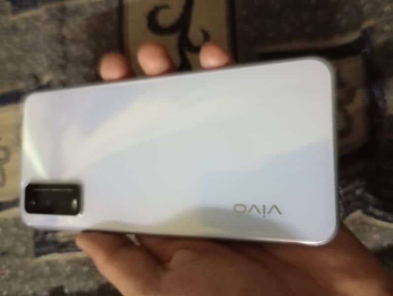 Vivo Y20 4/64 A1 condition and box charger available 19