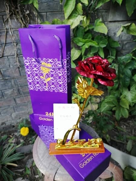 Gold Plated Decorative Rose with Love Stand 4