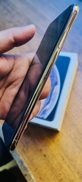 Iphone Xs Max 64 gb exchange with s22 ultra only 2