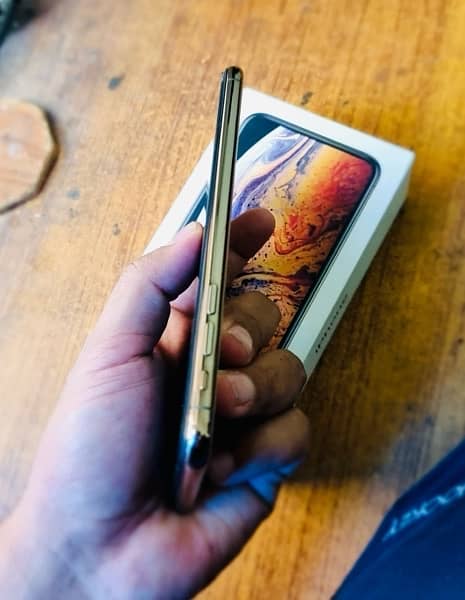 Iphone Xs Max 64 gb exchange with s22 ultra only 5