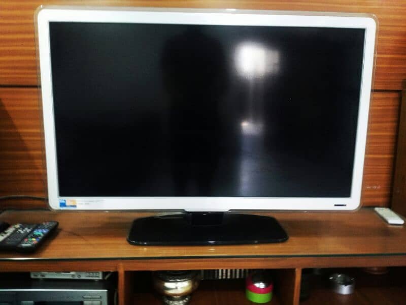 Philips LCD tv 42 inches 1