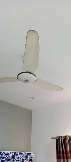 04 Ceiling Fan Good Condition