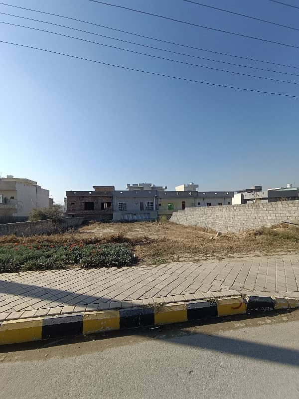 1 Kanal Plot Available For Sale In H Block Main Boulevard 1