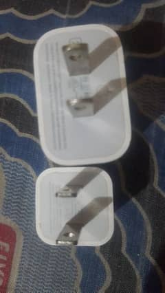 Apple adaptor 20w and 5w  adaptor 0