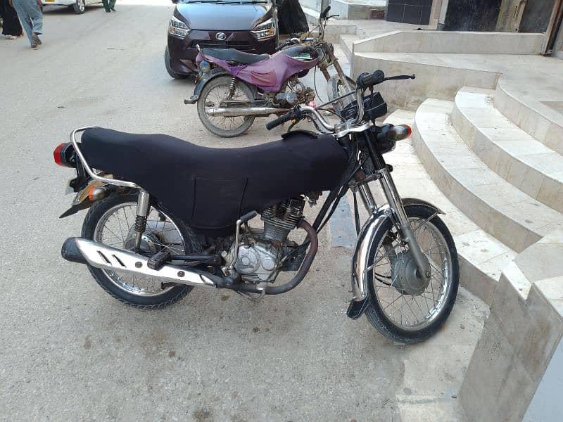Honda CG 125 2015 black Karachi num 3