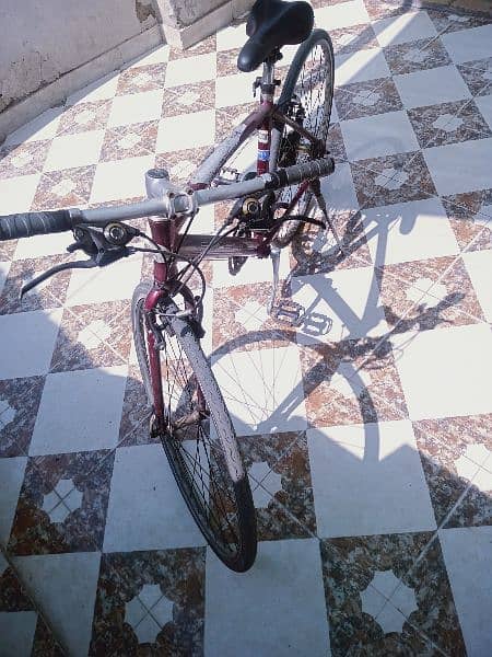 branded bicycle for urgent sale totally Aluminium made 1