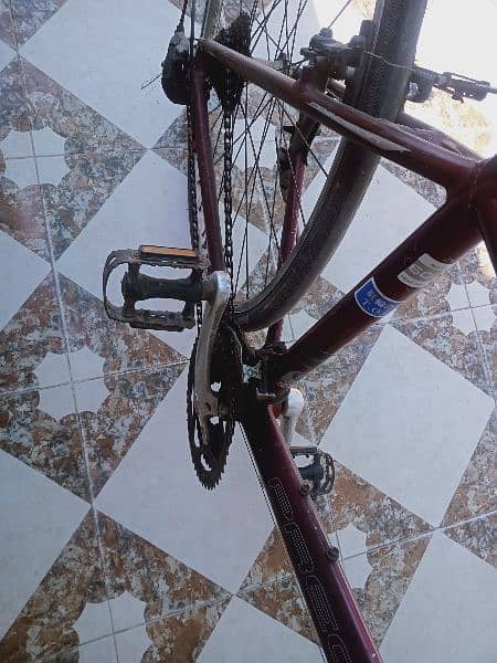 branded bicycle for urgent sale totally Aluminium made 7